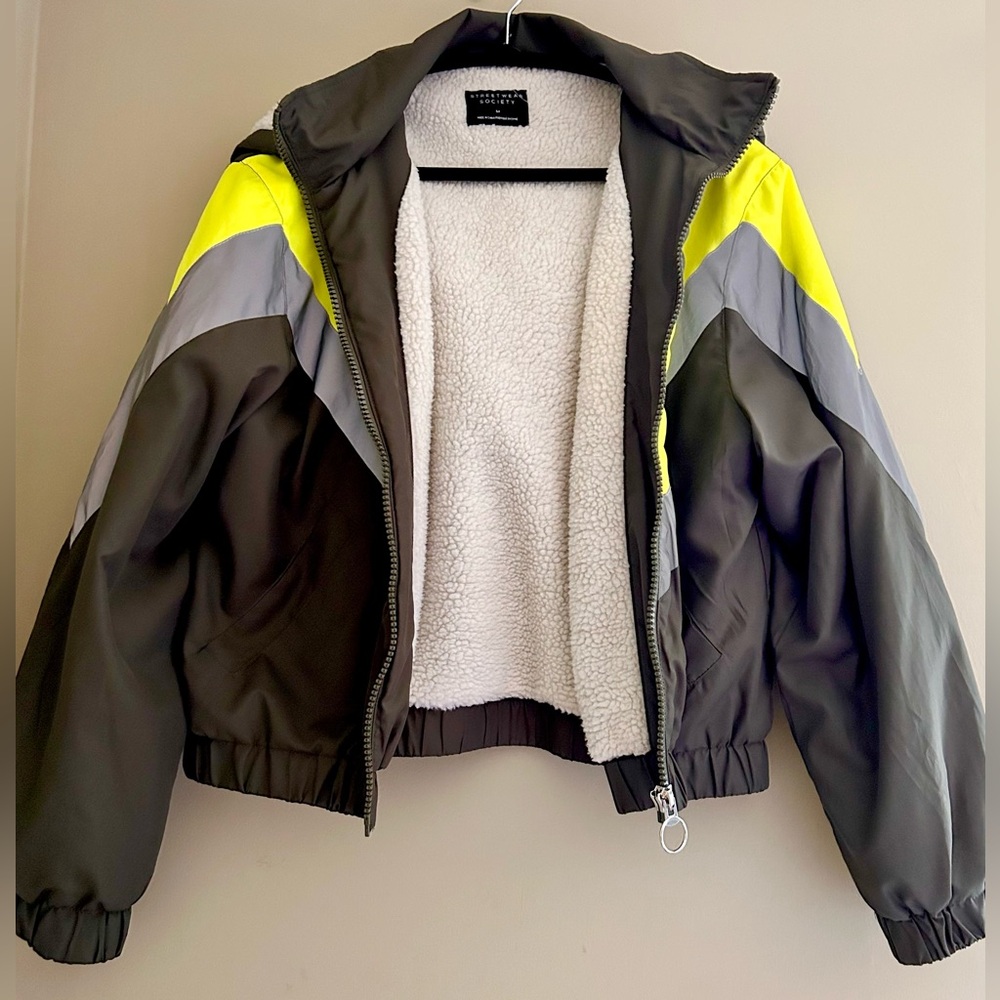 Bomber jacket with reflectors